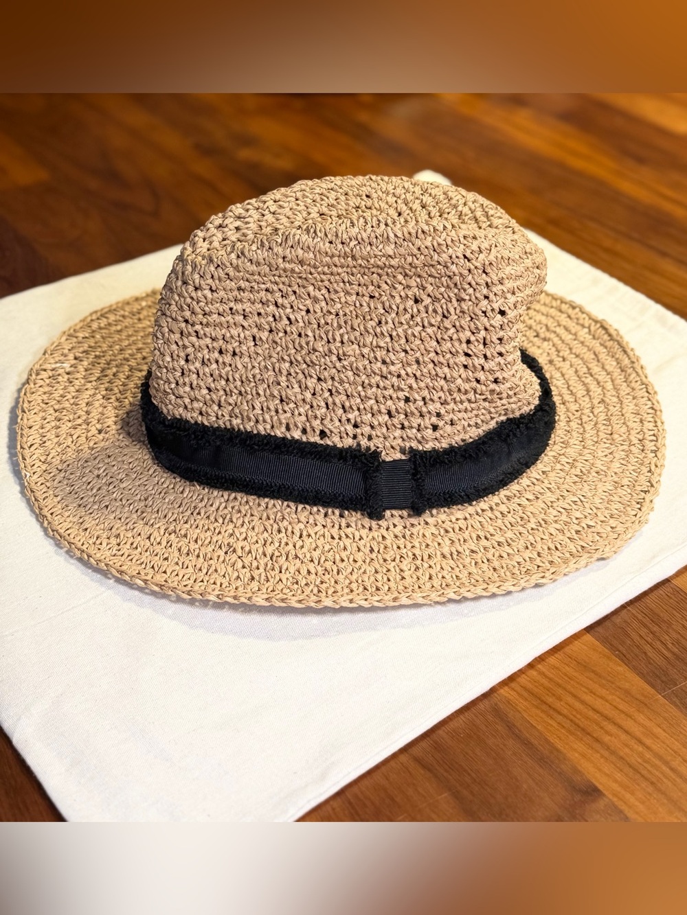 BRAND NEW Zara Beige Straw Hat with Black Band **Never Worn**
